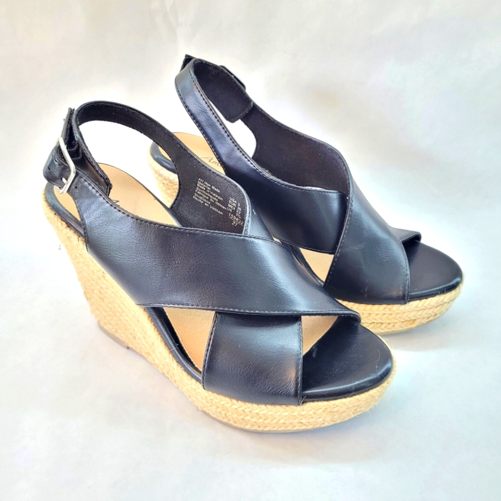 American Eagle Black Wedge Sandals.  Raffia Style Wedge.  4" Heel. Size 5